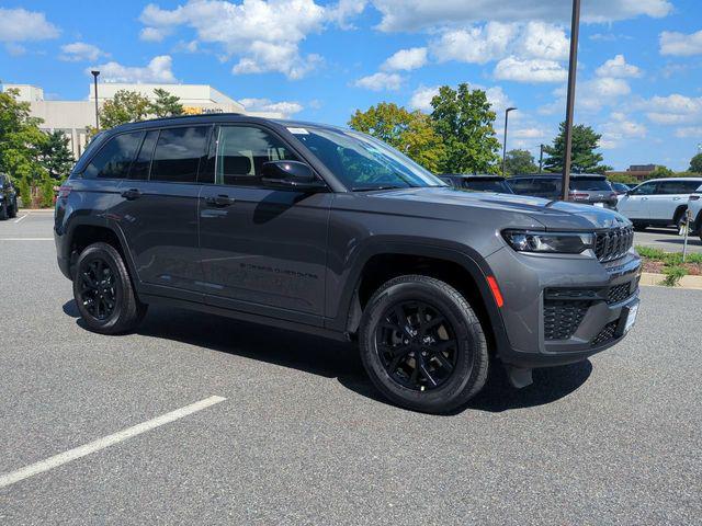 2026 Jeep Grand Cherokee GRAND CHEROKEE LAREDO ALTITUDE 4X4 2026 Jeep Grand Cherokee GRAND CHEROKEE LAREDO ALTITUDE 4X4