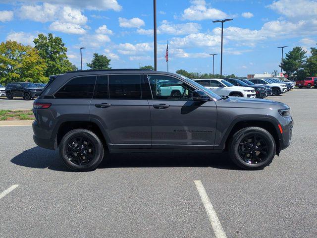 2026 Jeep Grand Cherokee GRAND CHEROKEE LAREDO ALTITUDE 4X4 2026 Jeep Grand Cherokee GRAND CHEROKEE LAREDO ALTITUDE 4X4