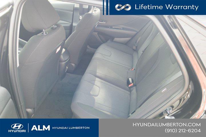 New 2026 Abyss Black Hyundai SE image 16