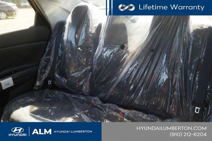 New 2026 Abyss Black Hyundai SE image 15