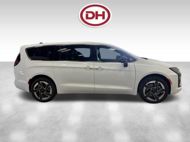 2027 Chrysler Pacifica PACIFICA LIMITED AWD 2027 Chrysler Pacifica PACIFICA LIMITED AWD