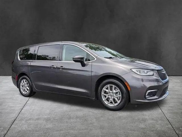 2023 Chrysler Pacifica Touring L for sale in Summerville, SC