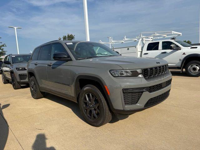 2027 Jeep Grand Cherokee Laredo Altitude 2027 Jeep Grand Cherokee Laredo Altitude