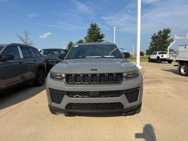 2027 Jeep Grand Cherokee Laredo Altitude 2027 Jeep Grand Cherokee Laredo Altitude