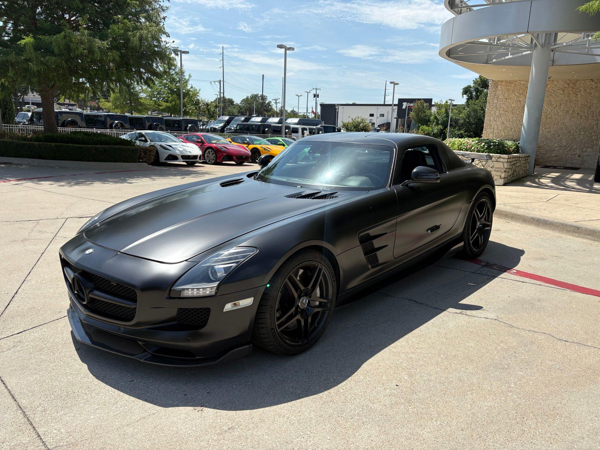 2011 Mercedes-Benz SLS AMG -'s photo