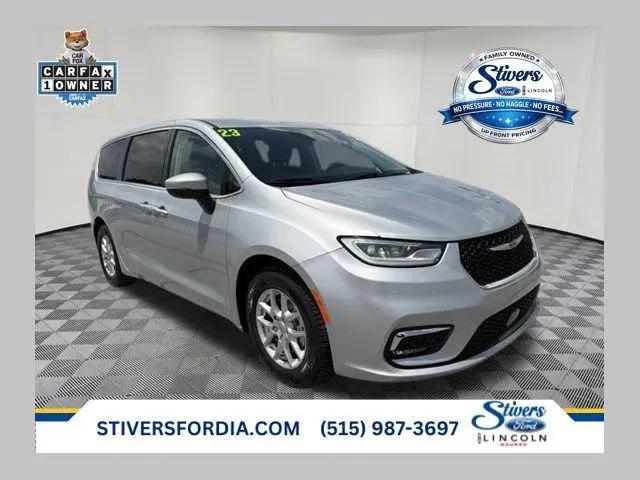 2023 Chrysler Pacifica Touring L for sale in Waukee, IA
