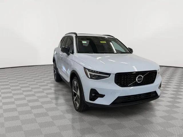 2026 Volvo XC40 Plus, B5 AWD Gas (mild hybrid), Dark for sale in Fairborn, OH