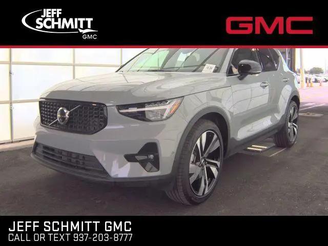 2025 Volvo XC40 B5 Ultra Dark Theme for sale near Fairborn, OH