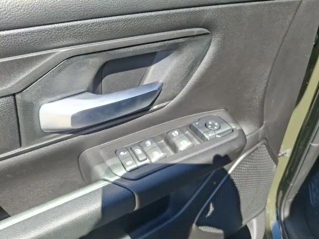 2026 Ram 1500 Express Crew Cab 4x4 5'7" Box