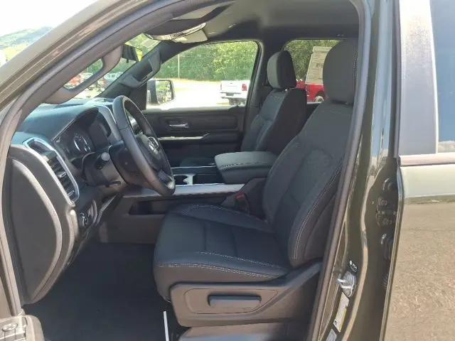 2026 Ram 1500 Express Crew Cab 4x4 5'7" Box