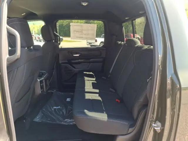 2026 Ram 1500 Express Crew Cab 4x4 5'7" Box