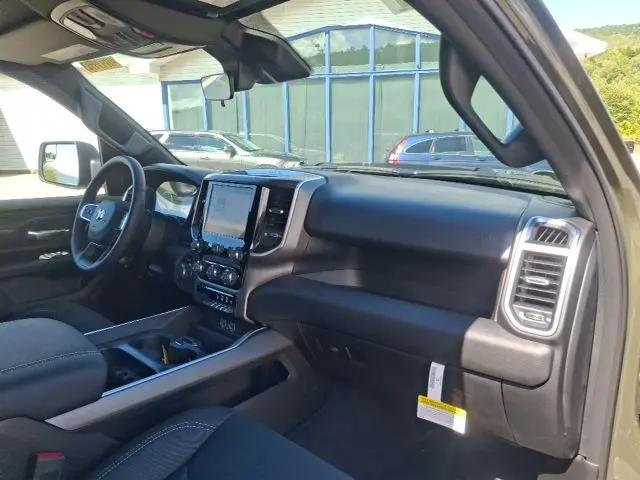 2026 Ram 1500 Express Crew Cab 4x4 5'7" Box