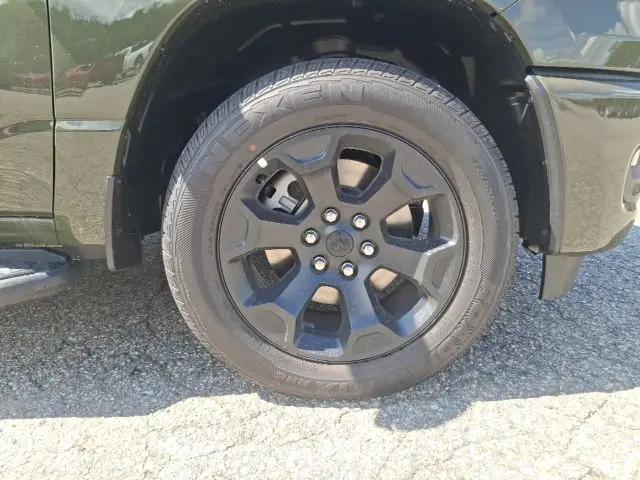 2026 Ram 1500 Express Crew Cab 4x4 5'7" Box