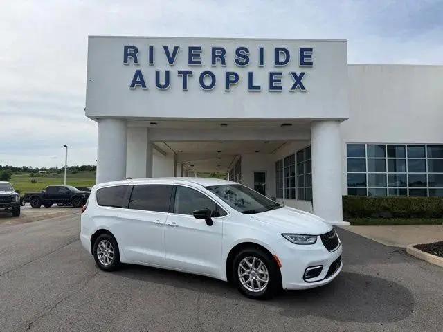 2024 Chrysler Pacifica Touring L for sale in Poteau, OK