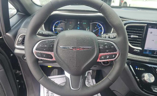 2025 Chrysler Pacifica Hybrid Select