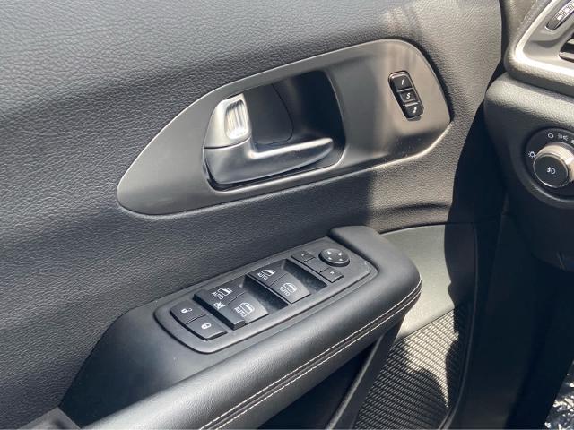 2025 Chrysler Pacifica Hybrid Select