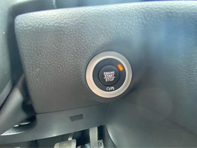2025 Chrysler Pacifica Hybrid Select