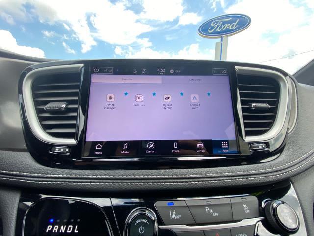 2025 Chrysler Pacifica Hybrid Select