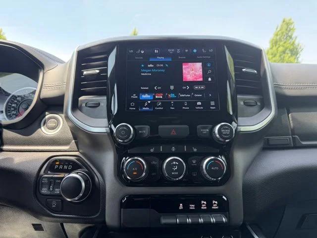 2022 Ram 1500 Big Horn Crew Cab 4x4 5'7" Box