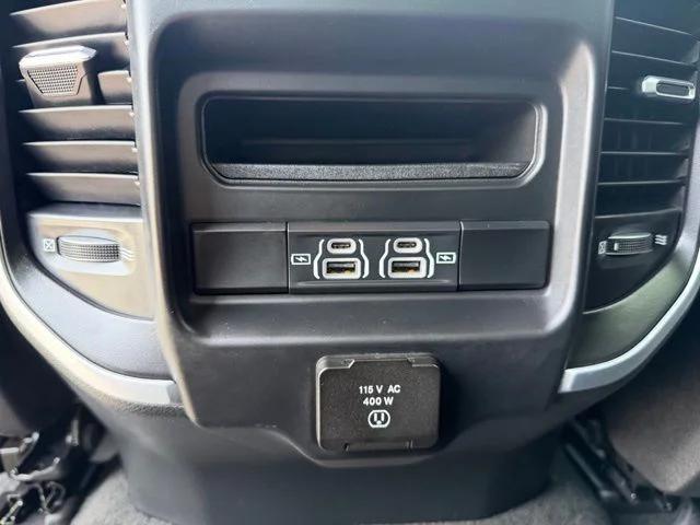 2022 Ram 1500 Big Horn Crew Cab 4x4 5'7" Box