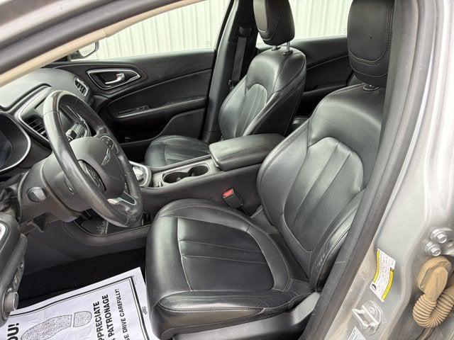 2017 Chrysler 200 Limited Platinum