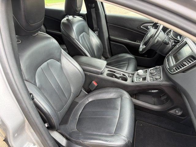 2017 Chrysler 200 Limited Platinum