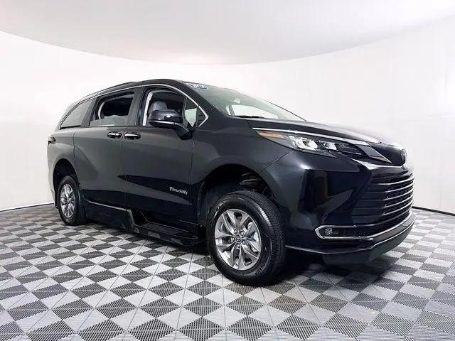 2024 Toyota Sienna XLE for sale in Cocoa, FL