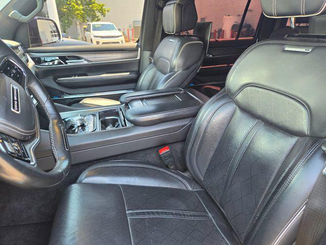 2022 Wagoneer Grand Wagoneer Series II Obsidian 4x4 2022 Wagoneer Grand Wagoneer Series II Obsidian 4x4
