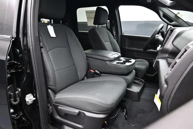 2026 Ram 2500 Black Express Crew Cab 4x4 64 Box