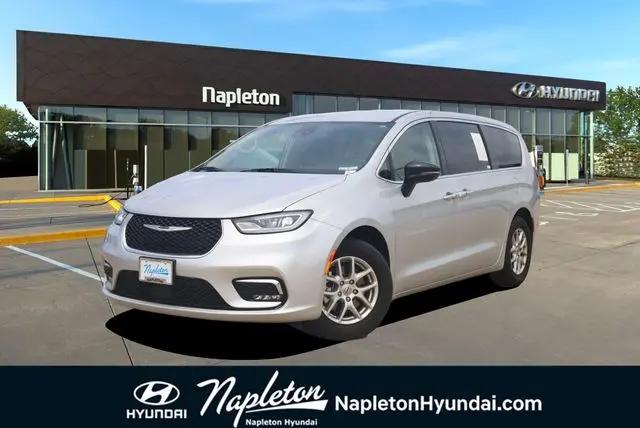 2024 Chrysler Pacifica Touring L for sale in Hazelwood, MO