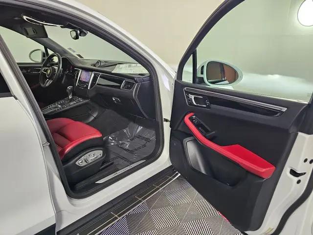 2018 Porsche Macan S