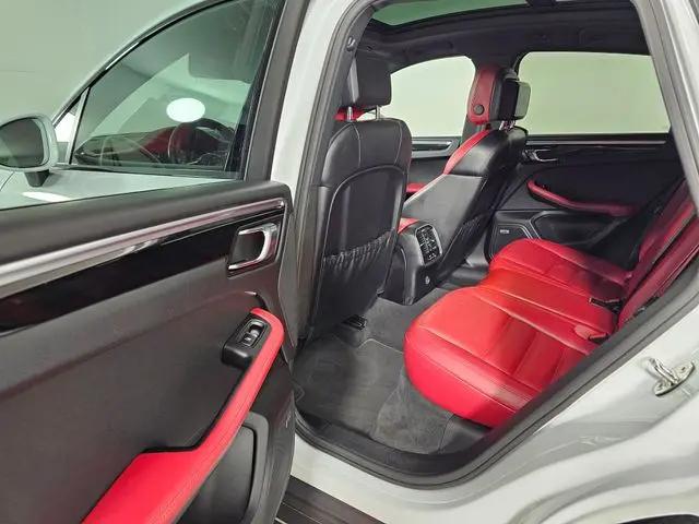 2018 Porsche Macan S