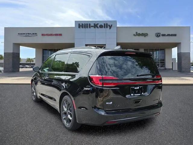 2027 Chrysler Pacifica Limited