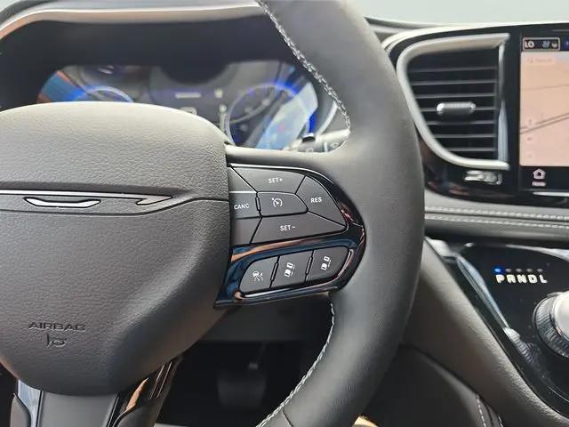 2027 Chrysler Pacifica Limited
