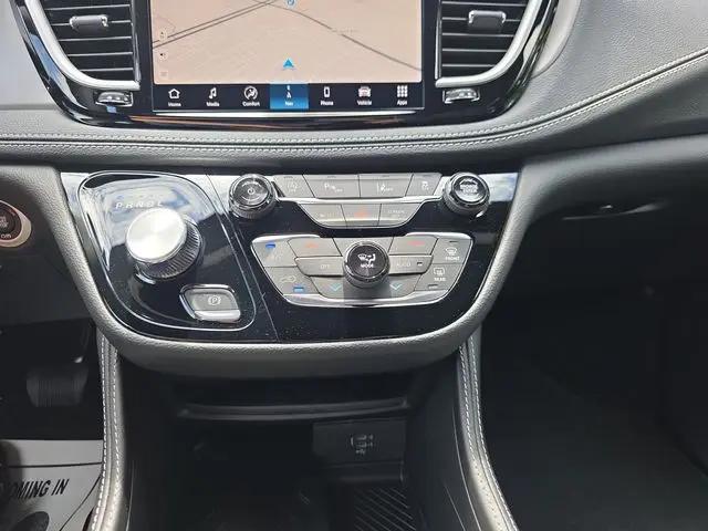 2027 Chrysler Pacifica Limited