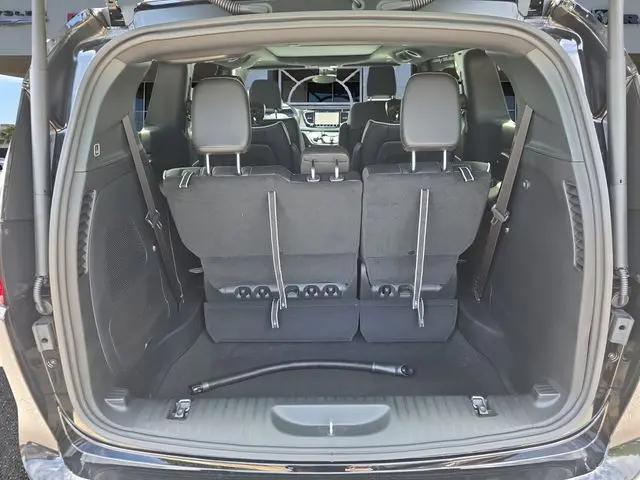 2027 Chrysler Pacifica Limited