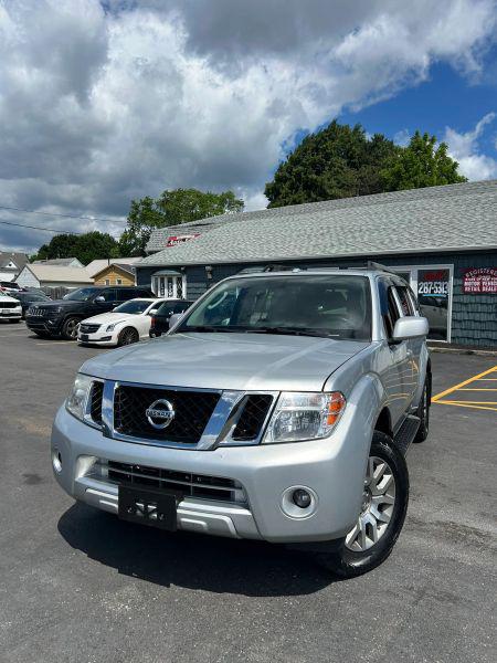 2011 Nissan Pathfinder LE for sale in Rochester, NY