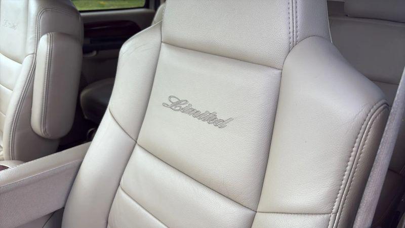 2005 Ford Excursion Limited