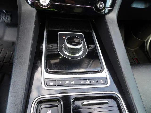 2018 Jaguar F-PACE 25t Premium
