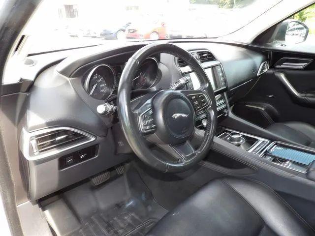 2018 Jaguar F-PACE 25t Premium