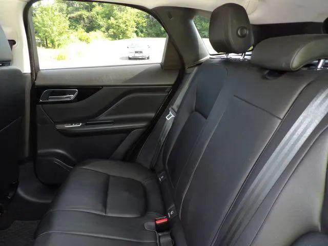2018 Jaguar F-PACE 25t Premium