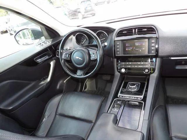 2018 Jaguar F-PACE 25t Premium