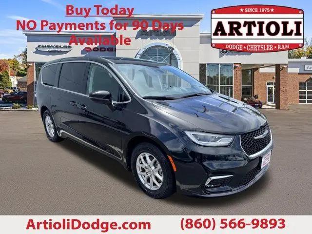 2023 Chrysler Pacifica Touring L for sale in Enfield, CT