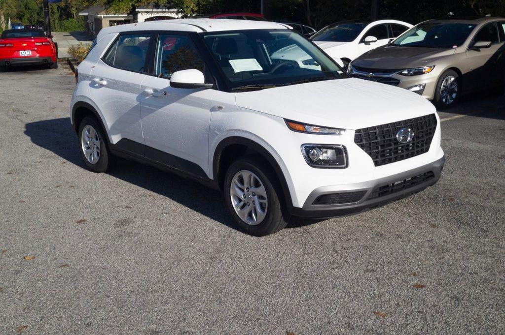 New 2026 White Hyundai SE image 3