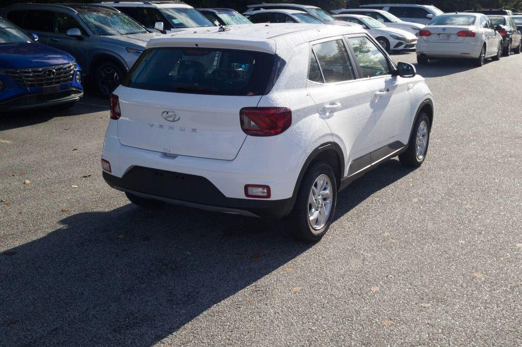 New 2026 White Hyundai SE image 5