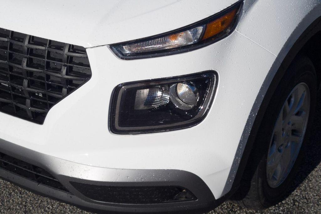 New 2026 White Hyundai SE image 10