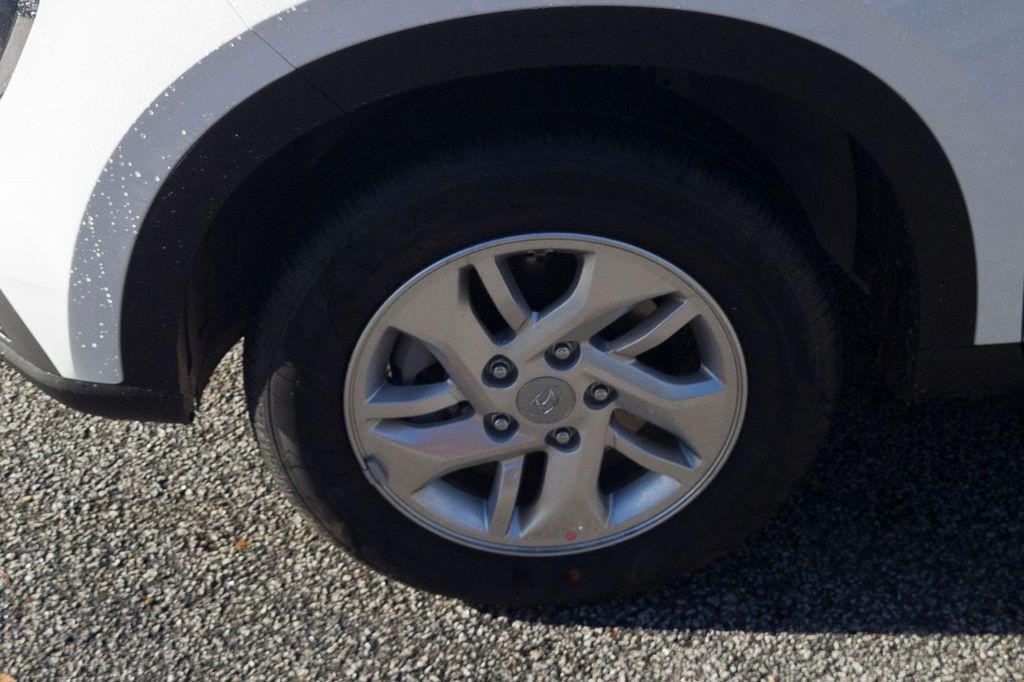 New 2026 White Hyundai SE image 11