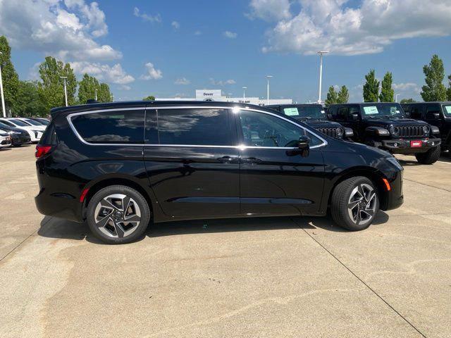 2027 Chrysler Pacifica Limited