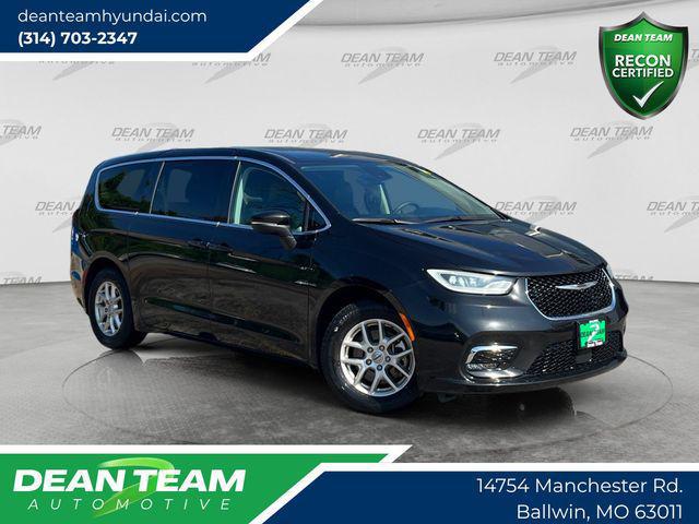 2023 Chrysler Pacifica Touring L for sale in BALLWIN, MO