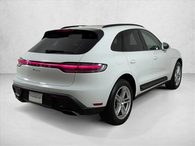2022 Porsche Macan AWD